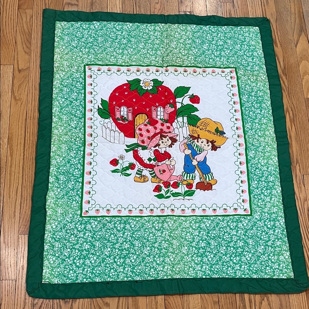 Vtg Strawberry Shortcake Huckleberry Pie Baby Blanket Quilt Handmade 80s *READ*